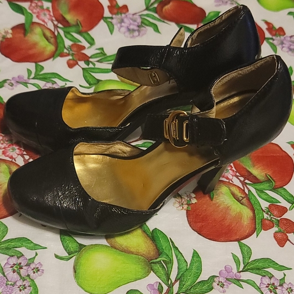 Micheal kor Black Shoes - Picture 2 of 7